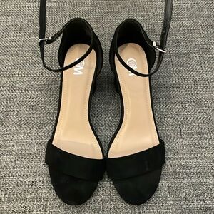 C&M Shoes Womens 8M Heels Ankle Strap  Block Heels Girly